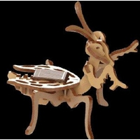 Maquette MANTE RELIGIEUSE solaire en bois