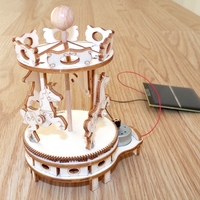 Maquette Mini Carrousel solaire en bois