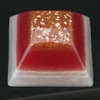 Orgonite-grande-pyramide-Rouge-blanc