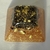 orgonite-petit-pyyramide-inca-bleu-dorée-noir